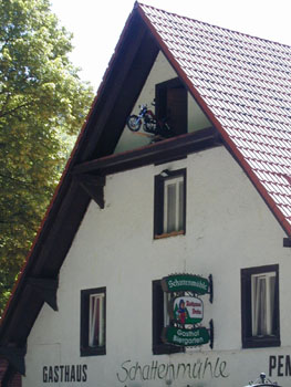 24_pause_in_einem_schwarzwaldtal_kneipe