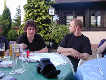 43_thommes_moni_kartenkleberei