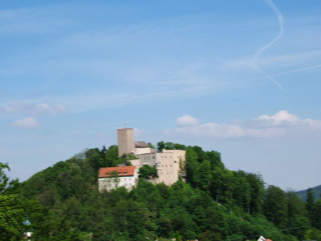 147_tour4_eine_von_unzaehligen_burgen