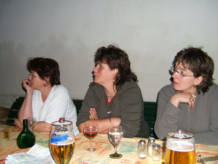 206_abend5_damentrio